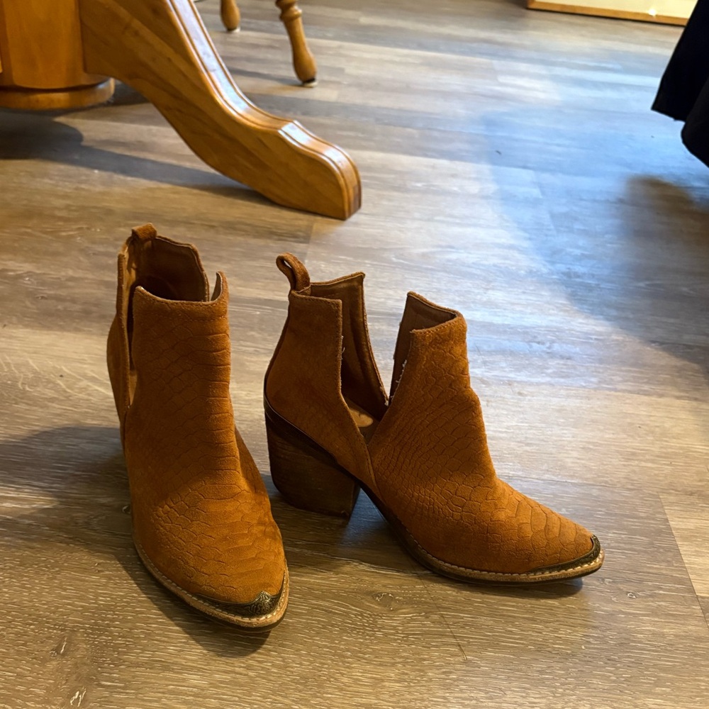 Jeffrey Campbell Western Booties